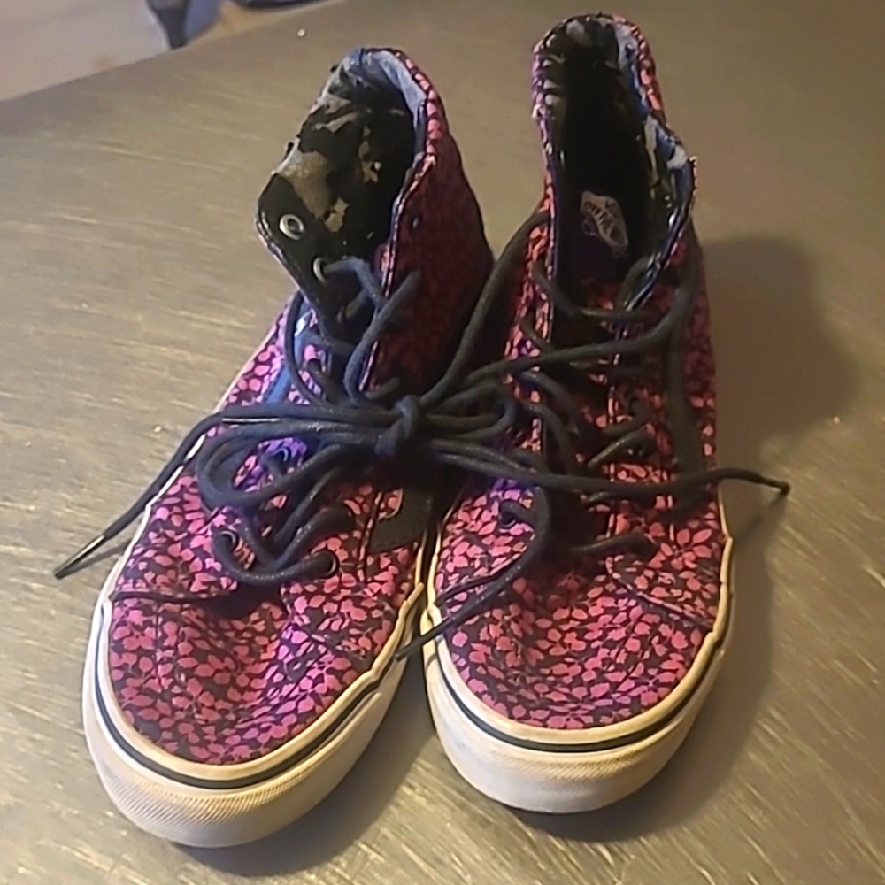 Van Hightops - Size 7